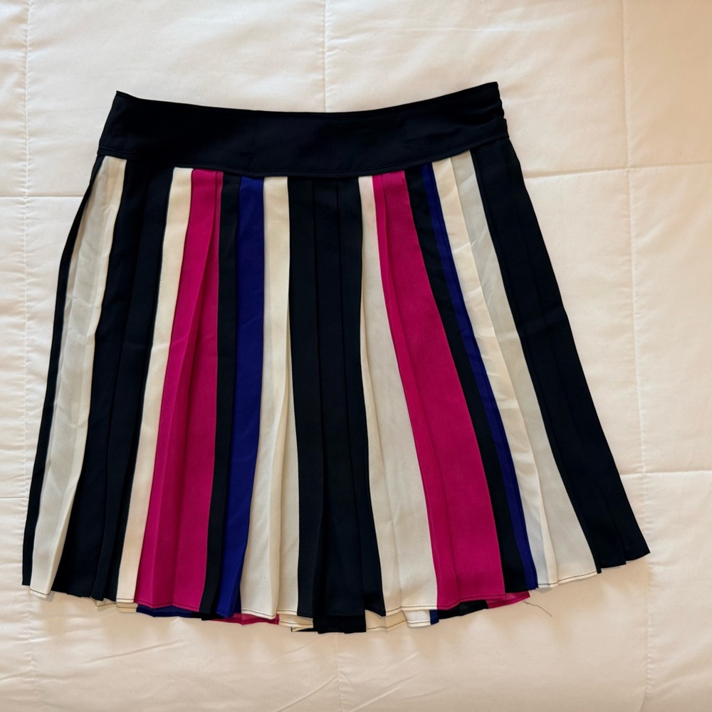 Express pleated skirt.